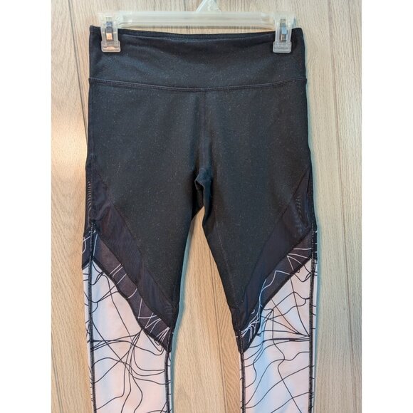 Fabletics High-Rise Mesh Powehold Crop Leggings Abstract Print Black/White XS - Picture 2 of 10
